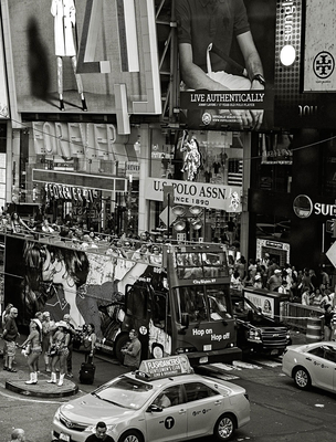 America's Stage: Times Square - Karel, Betsy (Photographer)