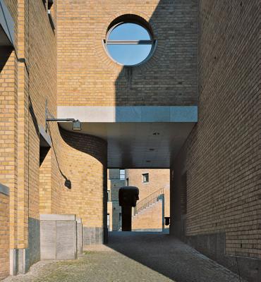 Ernst Gisel- Rathaus Fellbach: Opus 19 - Marquart, Christian (Introduction by), and Dix, Thomas (Photographer)