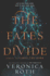 The Fates Divide (Carve the Mark)