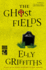 The Ghost Fields (Ruth Galloway Mysteries)